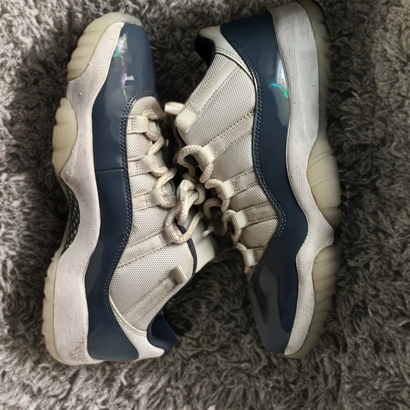 Jordan 11's - Blue - Low Top